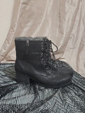 White Mountaineering Black Lace-Up Ankle Boots with Faux-Fur Cuff